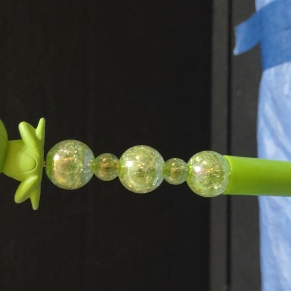HOMEMADE DISNEY DOORABLES PRINCESSES TIANA (FROG) BEADED PEN - Picture 7 of 7